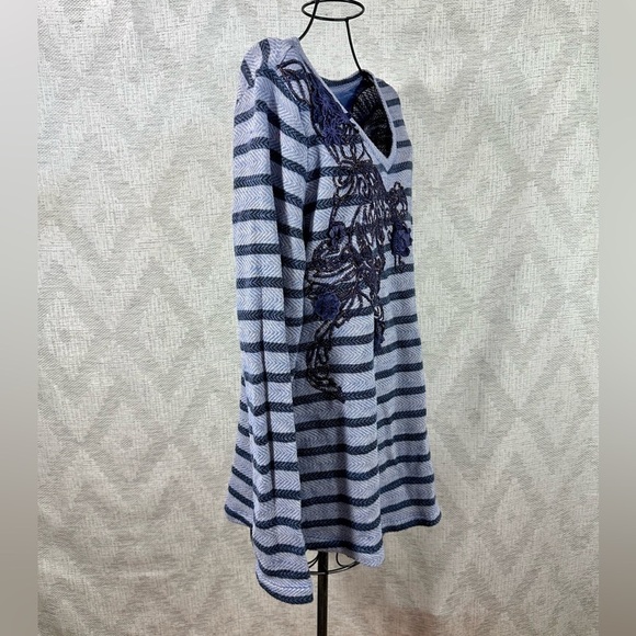 Soft Surroundings Syrah blue striped embroidered long sleeve size L - Picture 5 of 8